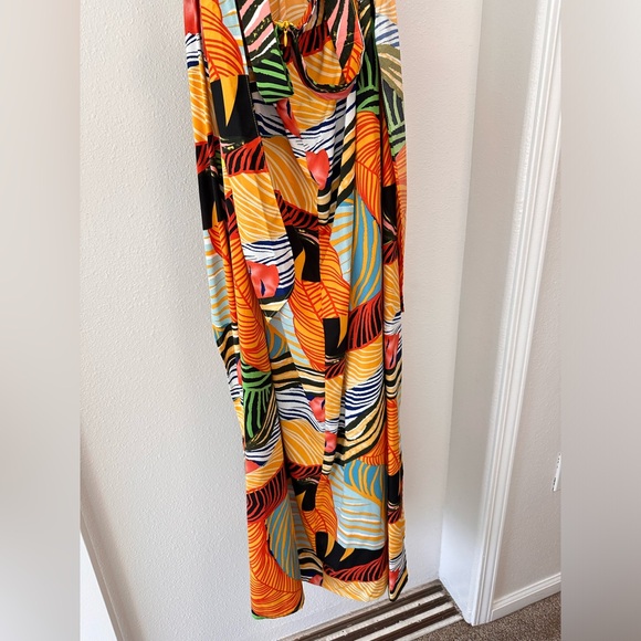 Luxxel Cutout Maxi Dress in Colorful Tropical Tribal Hawaiian African Leaf Print - Picture 11 of 11